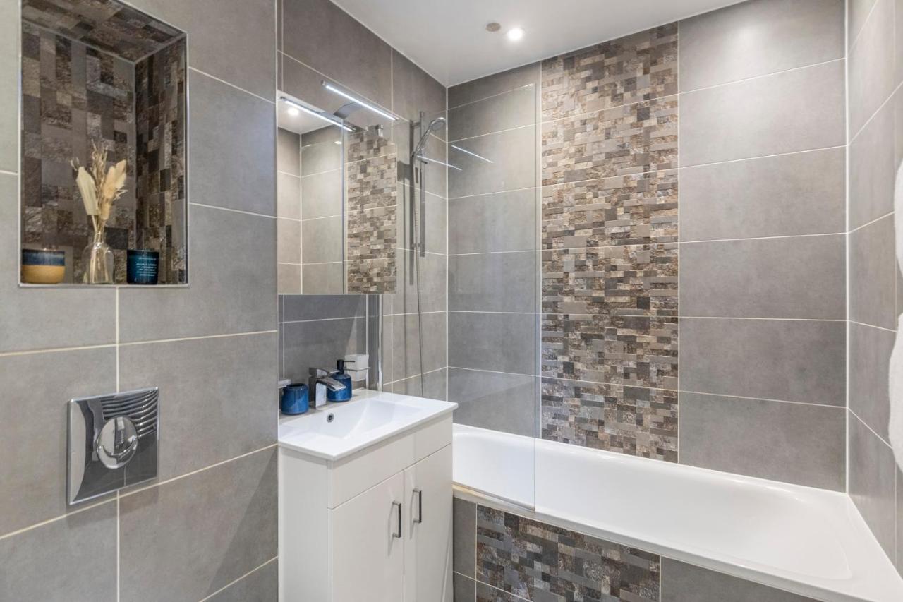 Modern Flat In Central Golders Green Londen Buitenkant foto